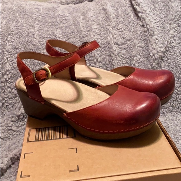 dansko sam red